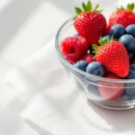 erfahren sie, wie ein blatt küchenpapier unter beeren dazu beiträgt, ihre frische länger zu bewahren und sie vor schnellem verderben schützt.